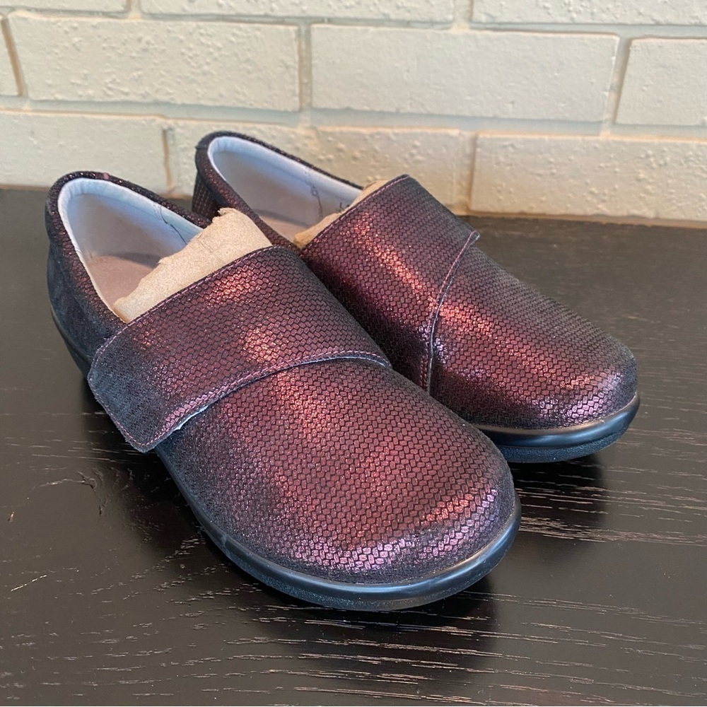 Alegria Lauryn Wine Weave Metallic Slip On Comfort Shoes - Women’s EU 37 US 7